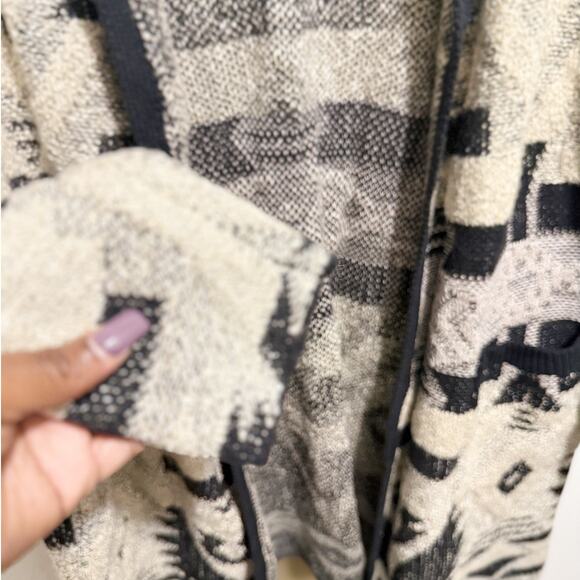 Lucky Brand Aztec Open Front Cardigan Women’s 1X Black Cream Knit Sweater - Picture 4 of 10